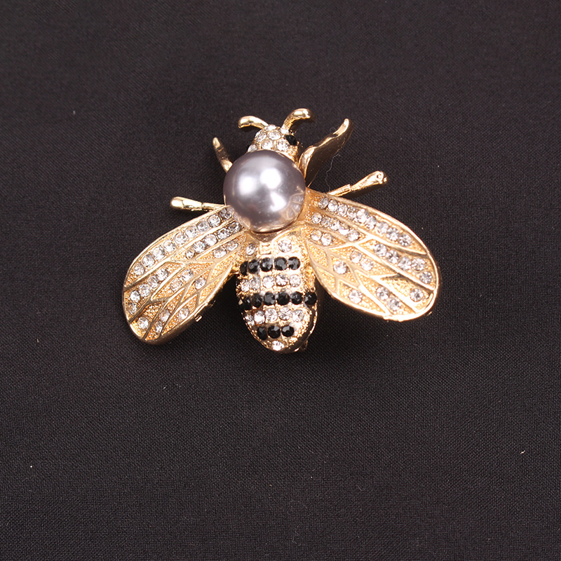 European and American Enamel Bee Brooch Fashion Diamond Insect Brooch Bee Pin Versatile Clothing Accessories Ready for Sale