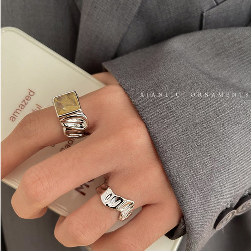 All-match Irregular Twisted Wire Cubic Sugar Ring for Women, Niche Fashionable and Unique Ring, Simple Open-End Adjustable Ring for the Index Finger