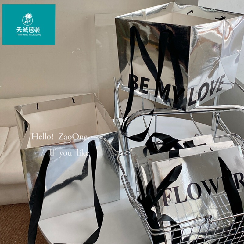 Internet celebrity new silver mirror handbag square hand bag bouquet flower arrangement box flower packaging Kraft paper bag