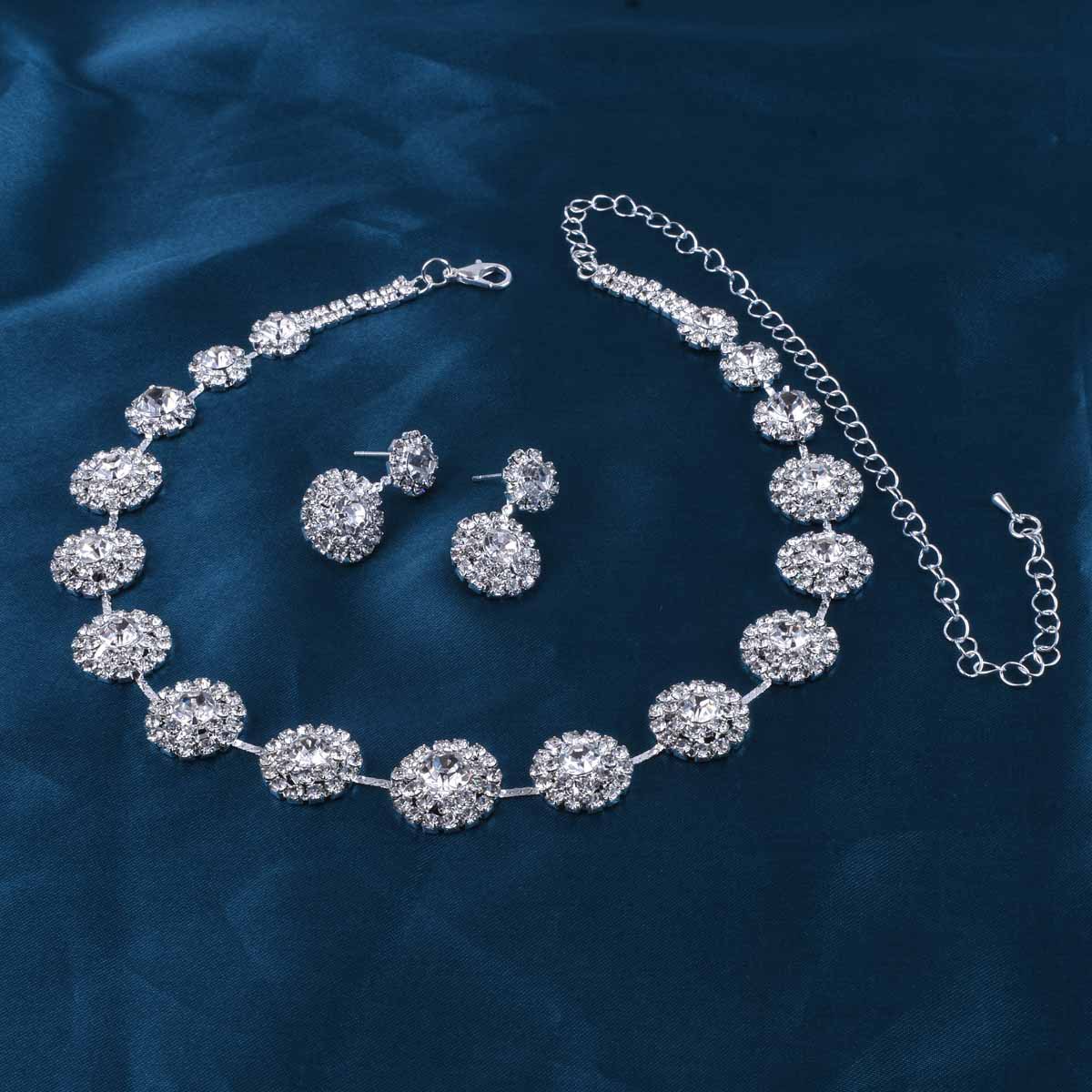 Parure di collana e orecchini con strass per matrimoni_voghion.com
