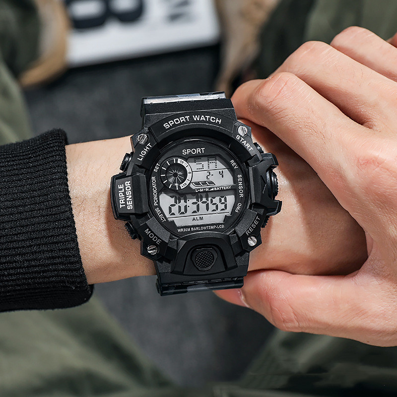 Reloj de camuflaje multifunción alarma deportes reloj electrónico adulto fuerzas especiales al aire libre resistente a la caída reloj electrónico luminoso impermeable