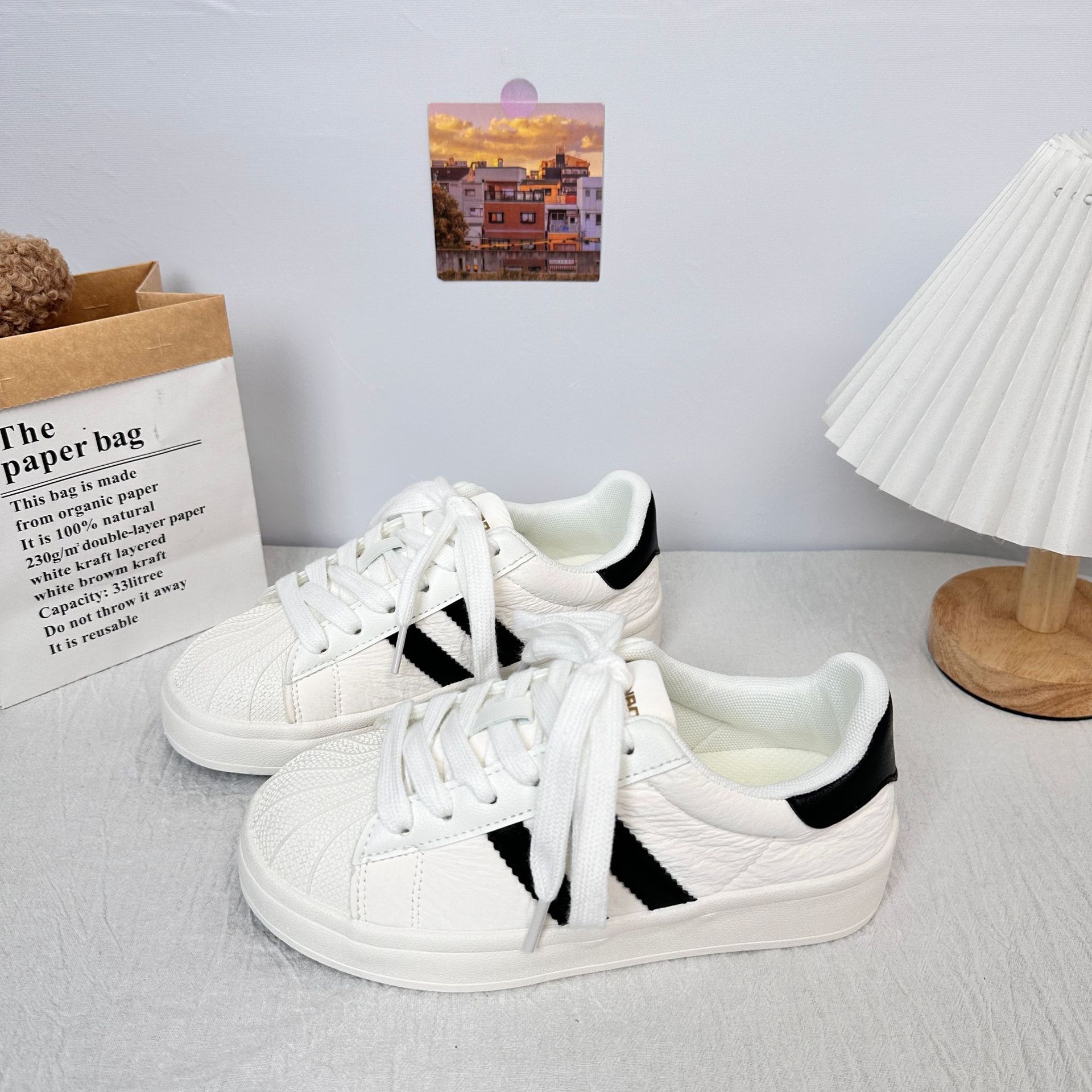 Yuanbo Shell Head Little White Shoes Mujer 2025 Primavera/Verano Nuevo Todo-fósforo Casual Ligero Zapatos de tabla para estudiantes coreanos Mujeres