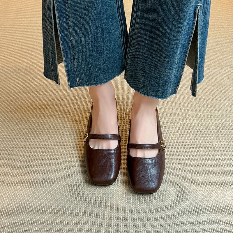 Aumentar la altura de la hebilla de la cabeza de la cabeza de la mujer zapatillas de verano de cuero suave un pie mueller zapatillas frías para usar suela gruesa burken