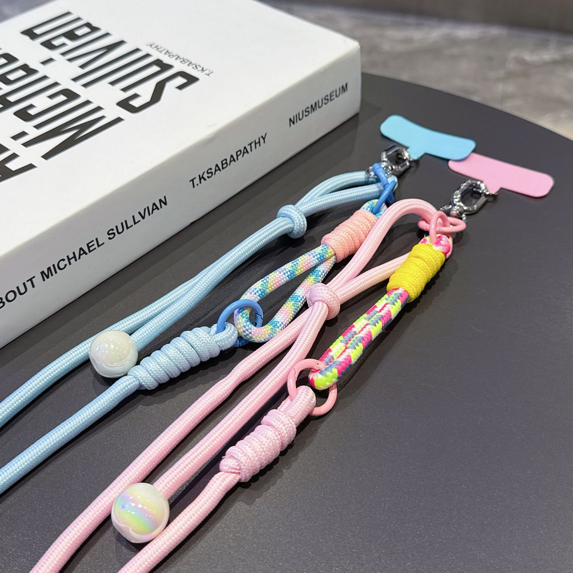 Nuevo cuello ajustable larga cuerda trenzada multifuncional cuerdas de empalme de muñeca estilo coreano de tendencia de pelota de color al aire libre a prueba de pérdida