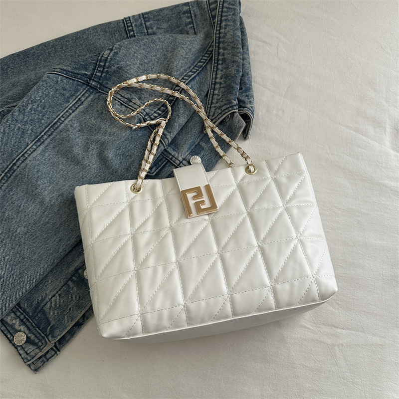 Bolso grande casual mujer simple aire occidental cadena de costura bolso de hombro 2025 verano nuevo bolso de alta capacidad