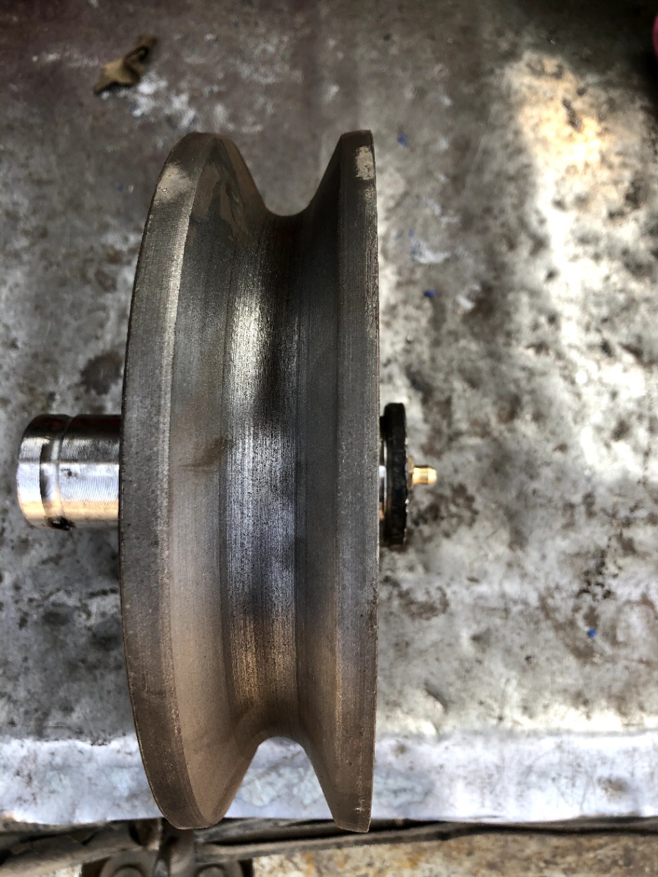 爬架钢丝绳滑轮爬架网配件皮带轮爬架配件厂家供应爬架租赁滑轮