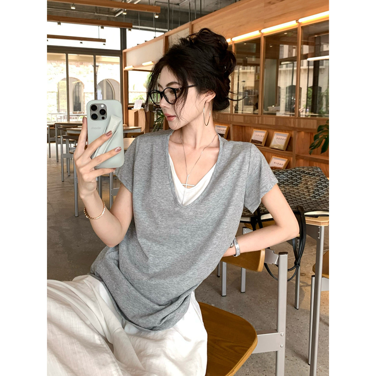 Snowflake Cotton】Fake Two-Piece V-Neck Short-Sleeve T-Shirt for Women, 2026 New Summer Style, Loose and Relaxed Style Top