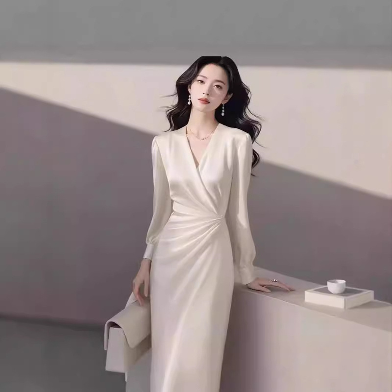 2024 Early Autumn French Light Luxury High-end Formal Occasion Temperament Socialite High-end Goddess Fan White dress Summer
