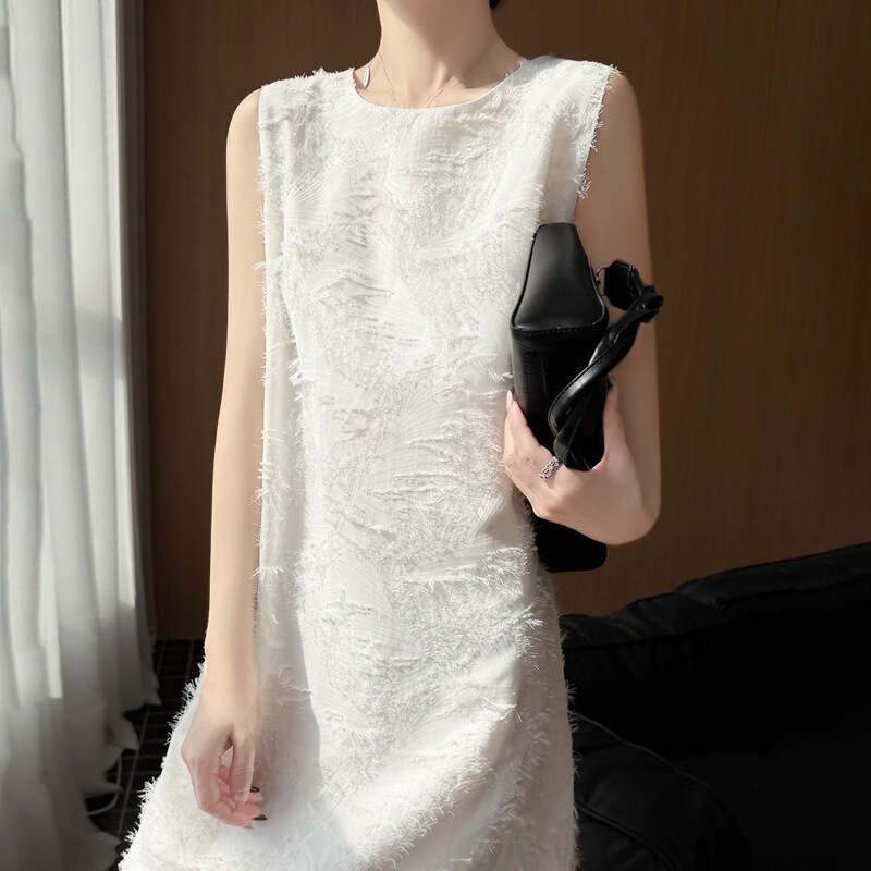 Summer New Style Elegant Silk Dress with Round Neck, Sleeveless, Versatile, Chanel-Inspired, Slim-Fit Knit Top Summer New Style Elegant Silk Dress with Round Neck, Sleeveless, Versatile, Chanel-Inspired, Slim-Fit Knit Top