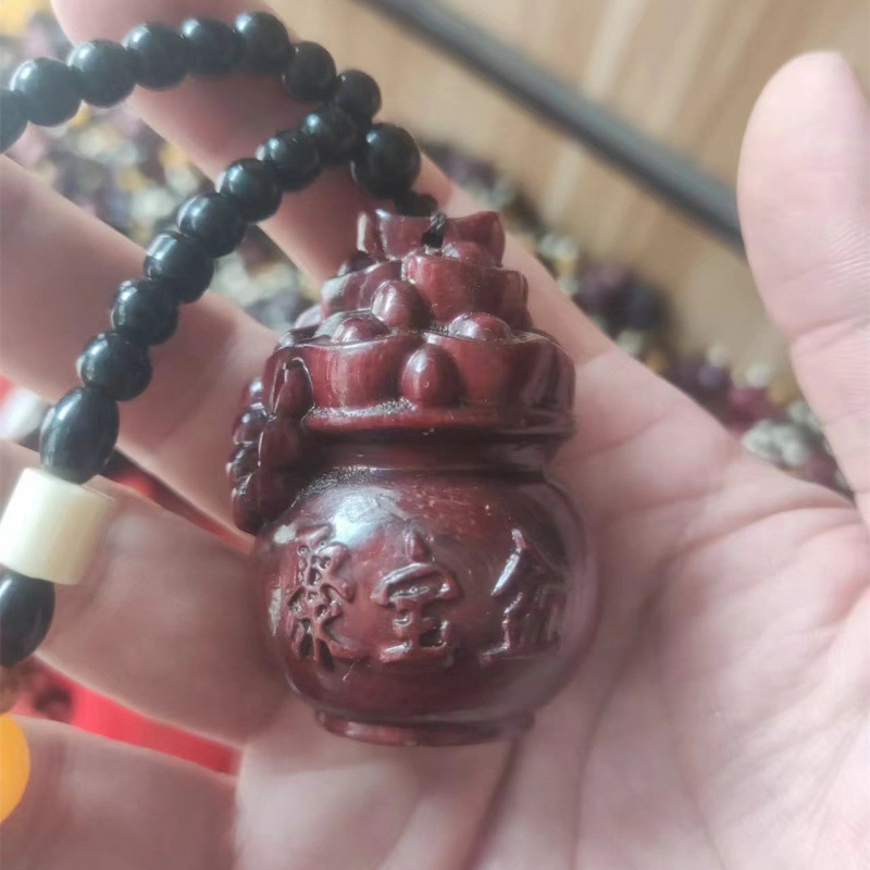 工場卸売紫檀手彫り木彫り貔貅財神ペンダント工芸品、ライブストリーミングや屋台で人気商品|undefined