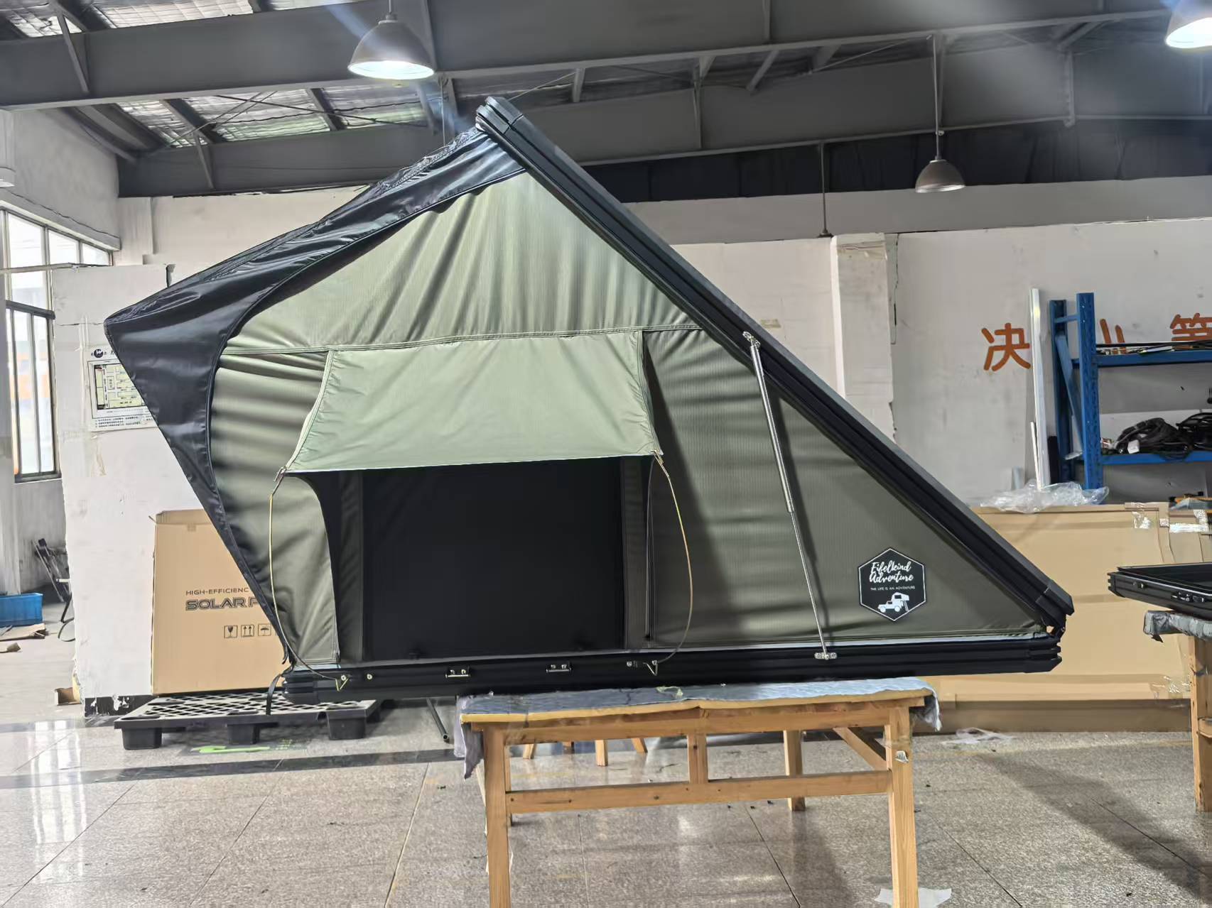 Tabla personalizada de aleación de aluminio triangular carpa de techo de alta velocidad SUV carpa de vehículo todoterreno duro carpa de techo duro