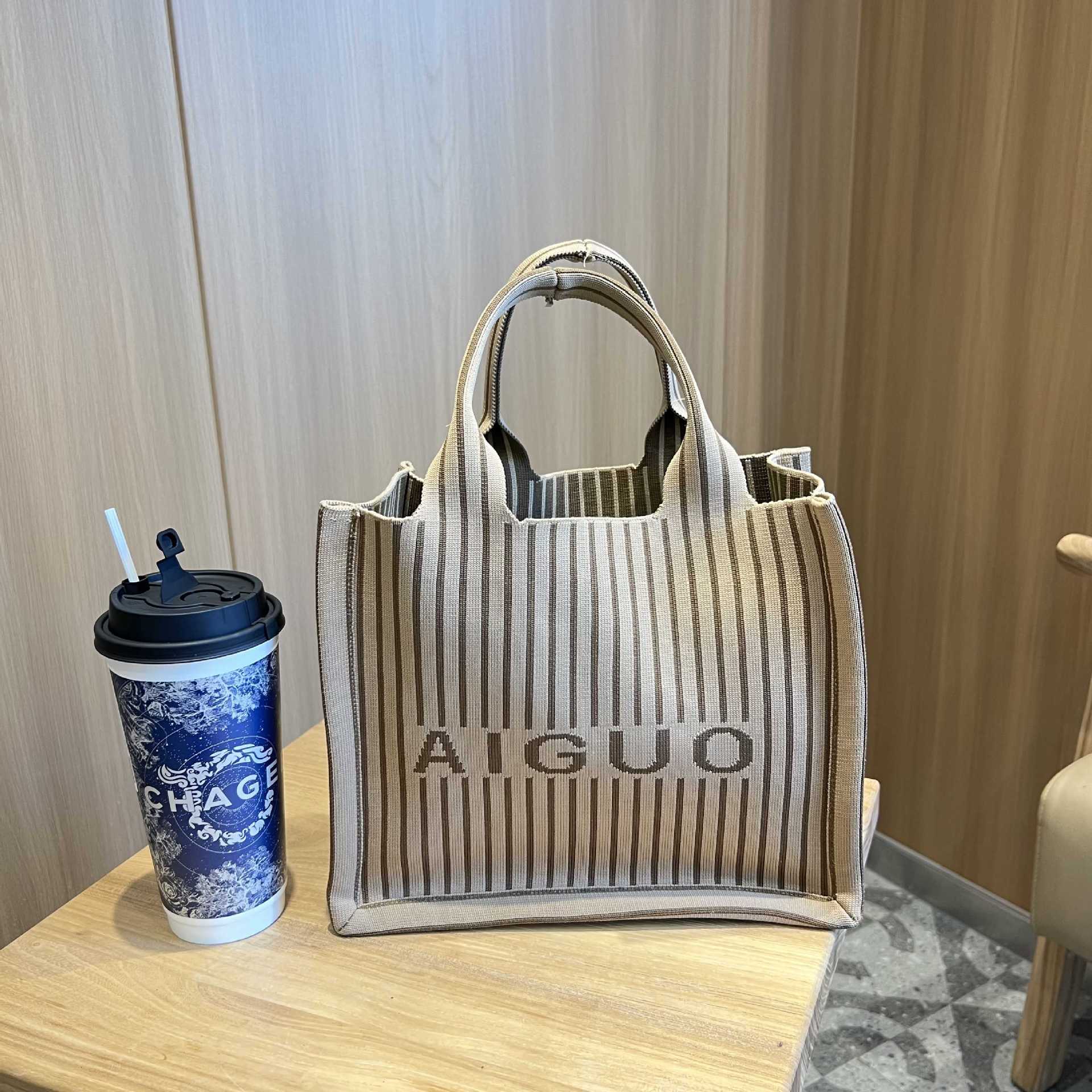 (2개) 국경 간 가을과 겨울 새로운 니트 핸드백 여성 유럽과 미국의 높은 가치 올 매치 대용량 니트 토트 백 숄더 백