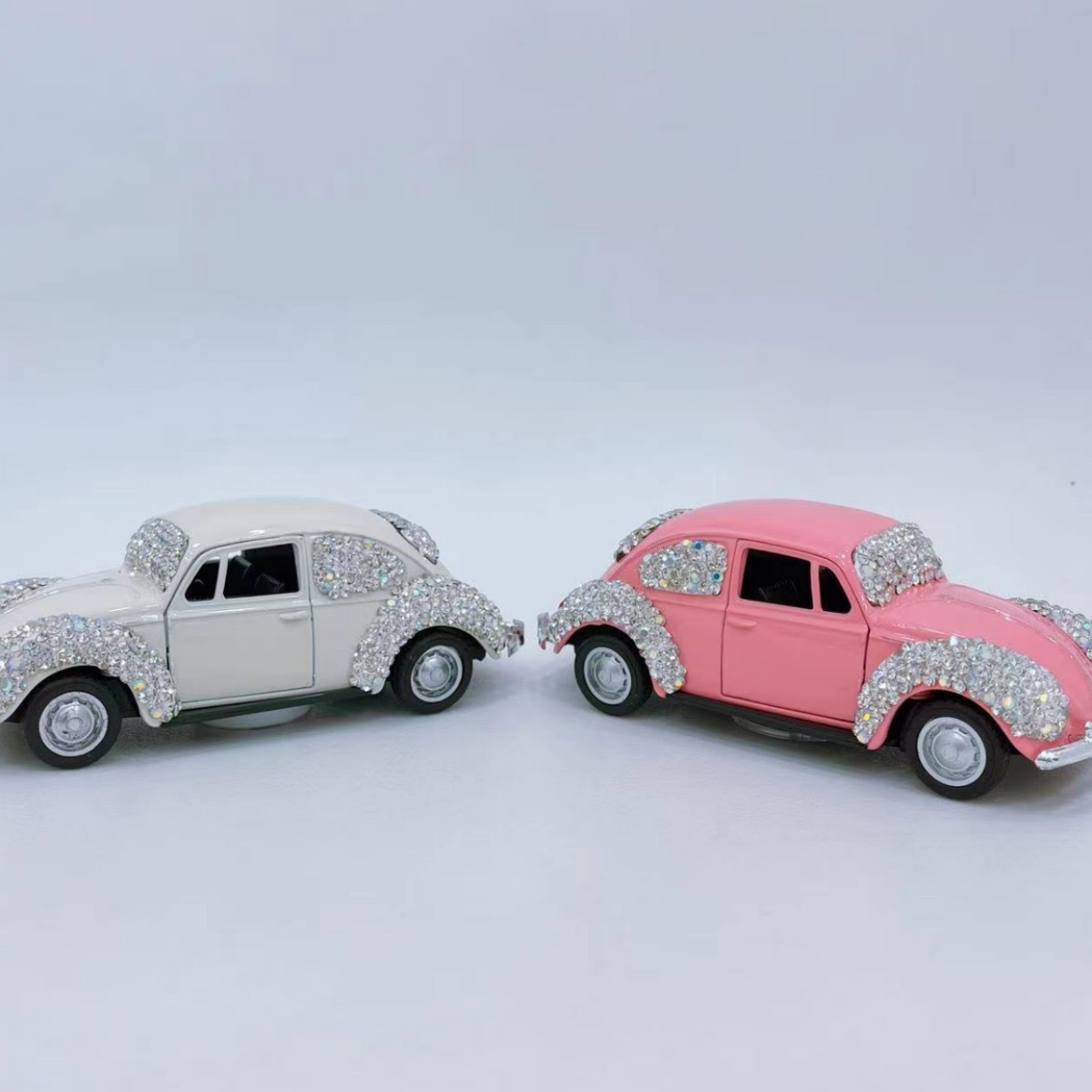 New Car Ornaments, Car Interior Creative Car Model Ornaments, Diamond Decorations for the Car Interior, Diamond-Encrusted Classic Cars