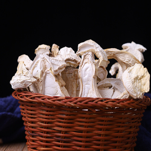 Yunnan Shangri-La non-fresh dried matsutake 100g snow mountain matsutake dried slices edible mushroom soup manufacturer wholesale