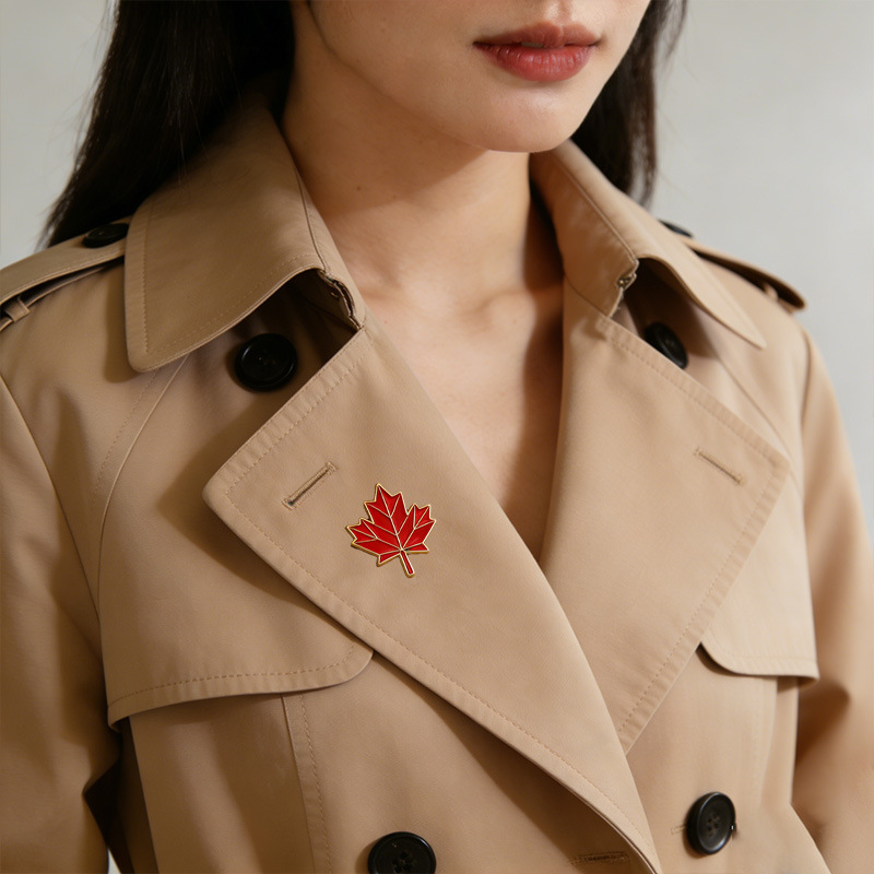 Broche drapeau feuille d'érable du canada, émail rouge pin_voghion.com