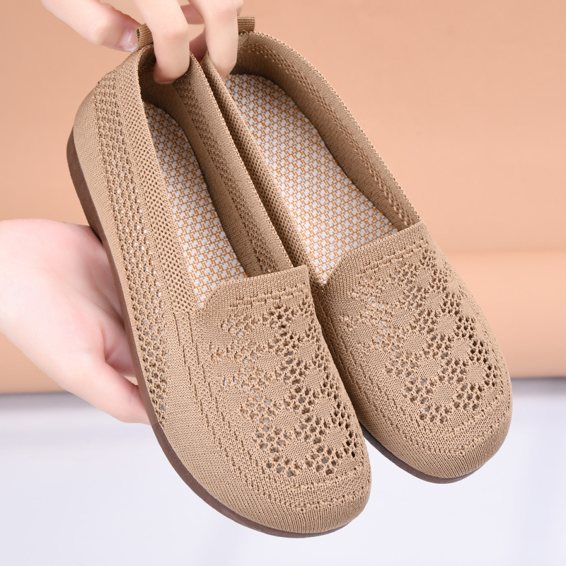 Mesh Shoes Women's 2024 Summer New Soft Bottom Shallow Mouth Slip-on Lazy Casual Shoes Breathable Mesh Cloth Shoes Mother Shoes