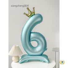 40�玧������̖�{ɫ�����XĤ���������b���������Ů���ܚq����