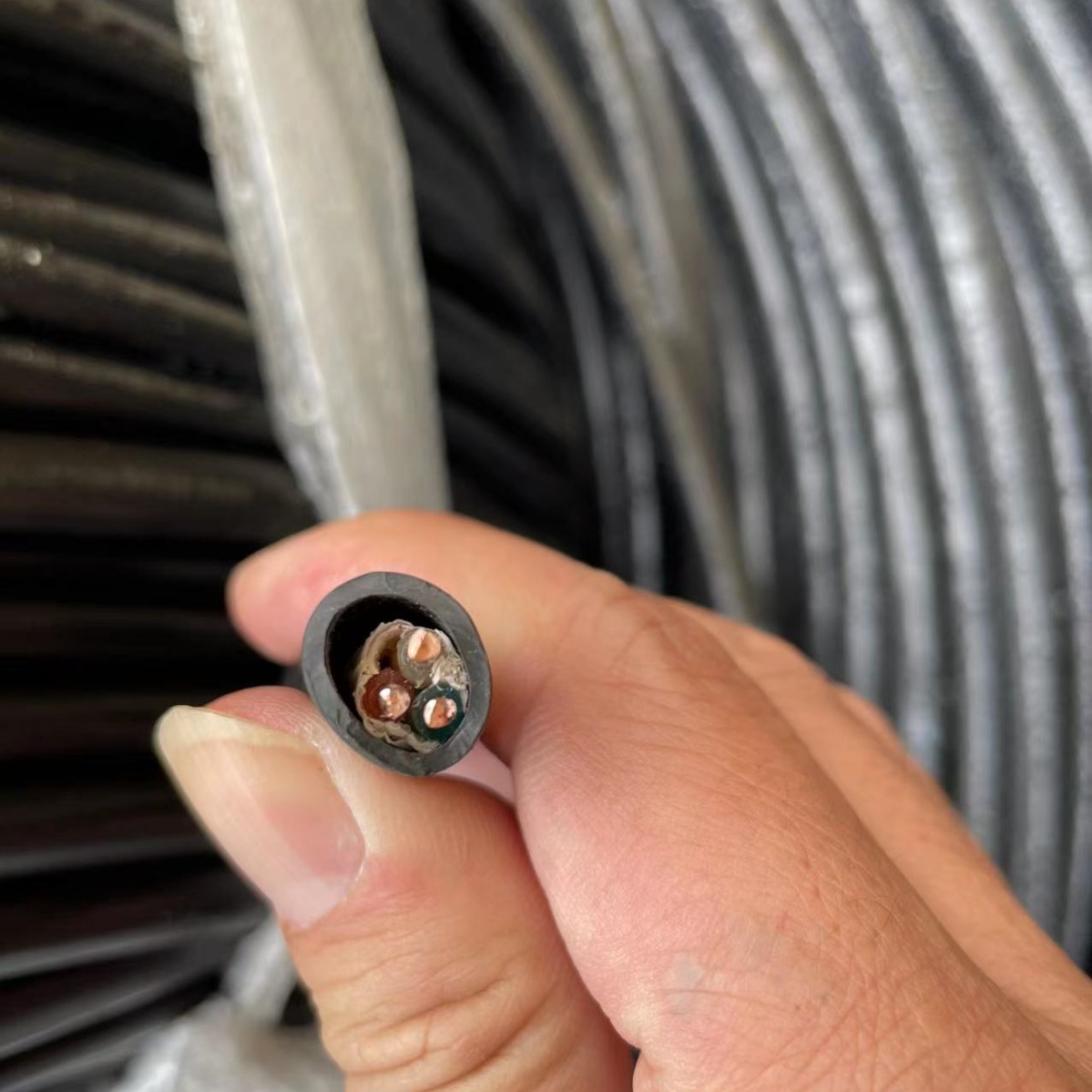 YJV3*1.5平方铜电缆线三相铜芯电缆线阻燃电线电缆YJV铜芯电线