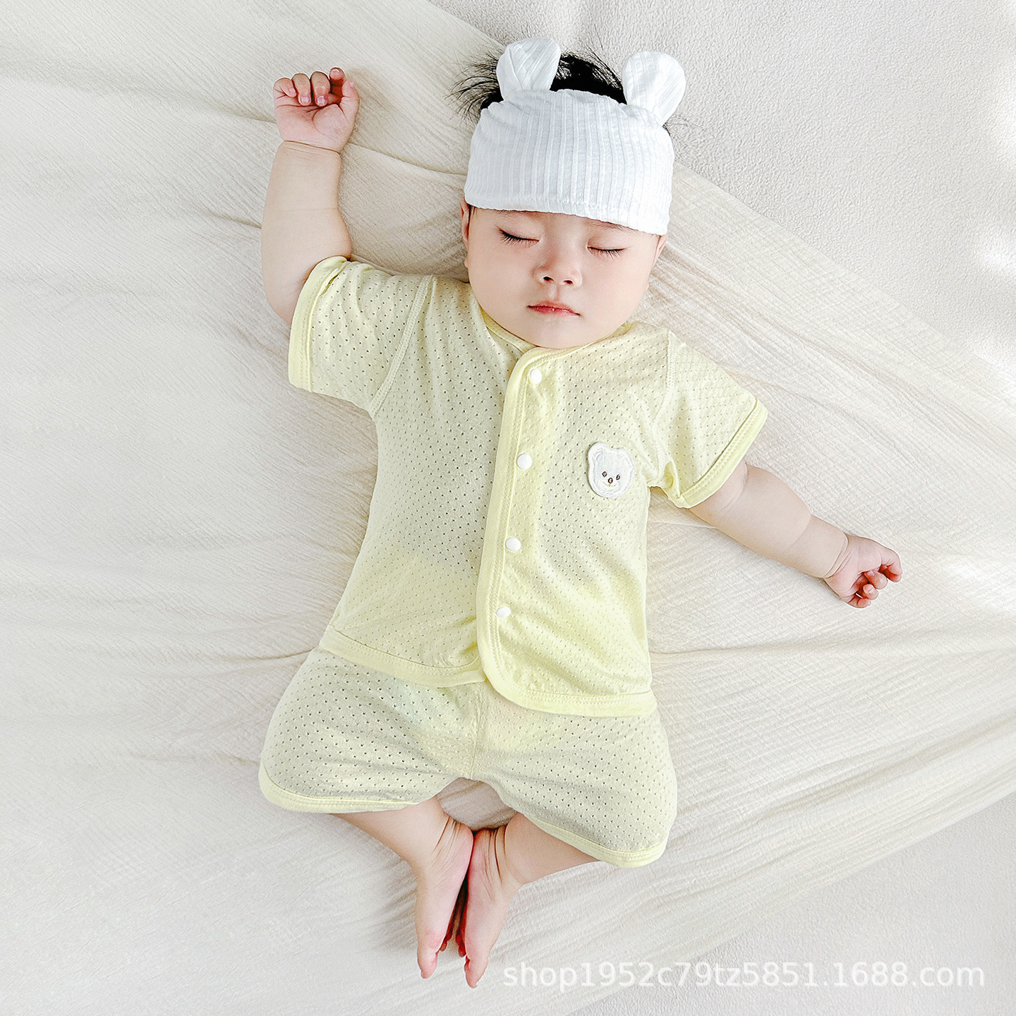 Conjunto de pijamas de verano para bebés, estilo fino, para niños y niñas, conjunto de verano de manga corta, ropa de bebé con abertura en la entrepierna.