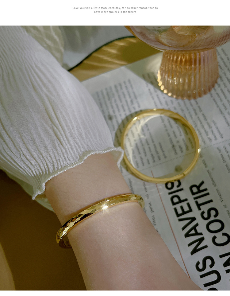 Simple Style Round Titanium Steel Plating Bangle 1 Piece