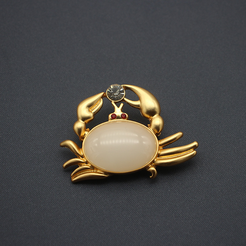 (2개) 유럽과 미국의 중간 고대 게 브로치 화이트 컬러 유약 귀여운 액세서리가 돈을 크랩 브로치를 만들기 위해 세계를 횡단합니다.