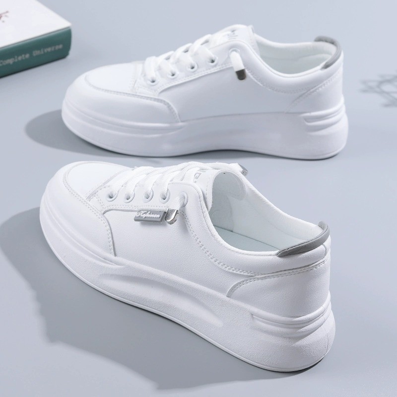 Red versátil zapatos blancos para mujeres primavera y otoño de 2025 nuevos zapatos de mujer zapatos deportivos cómodos de estilo nacional skate