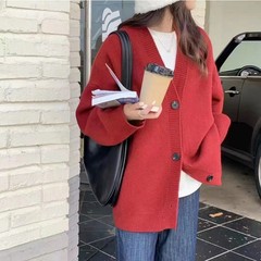 レッドセーターカーディガン女性のための 2025 秋と冬の新しいスタイルの柔らかくワックスのようなシンプルな怠惰なスタイルのハイエンド V ネックニットジャケット