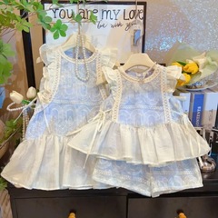 夏の新しい女の子のファッショナブルなスーツ、女の赤ちゃんの小さな香りのレースのトップとショーツの2点セット、小さなフライングスリーブスカート
