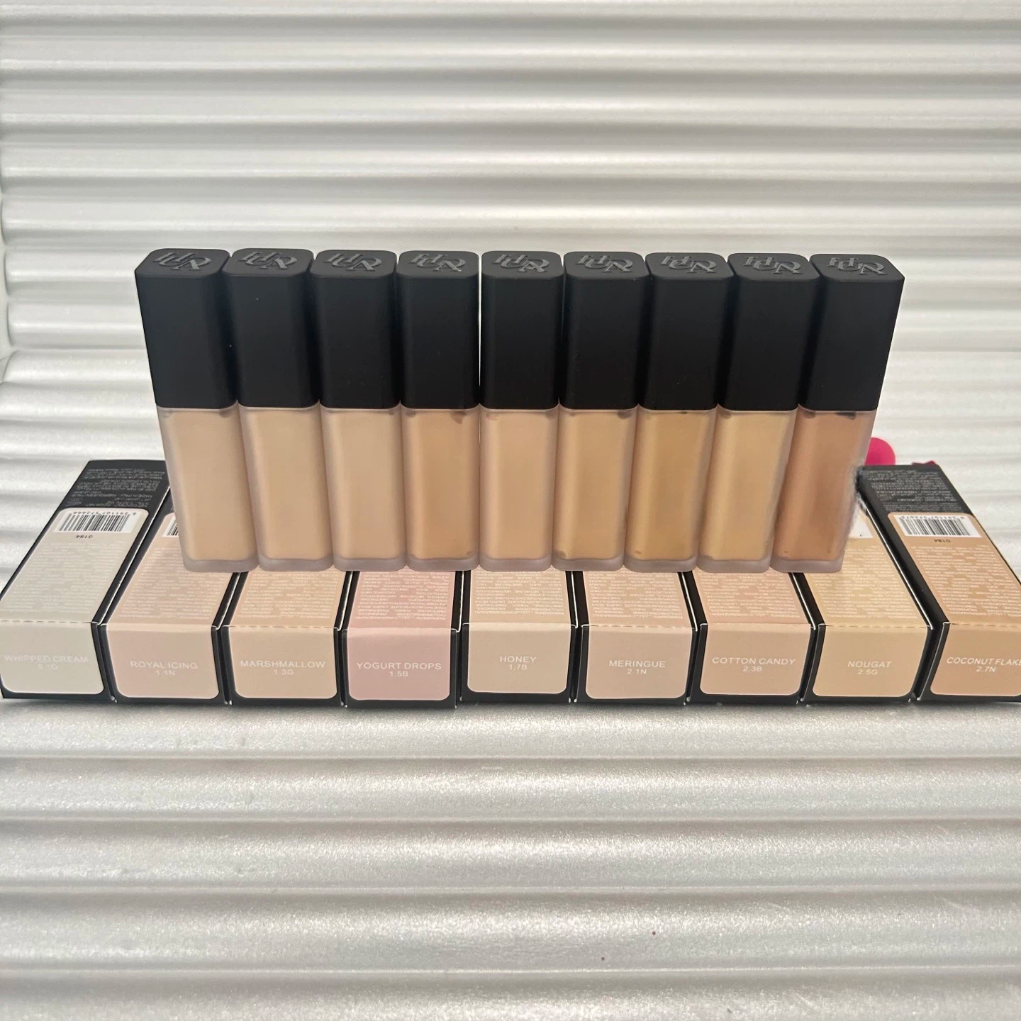 Spot Huda Concealer Faux Filter under the Eyes Is Long-Lasting and Does Not Stick to the Wrinkles to Brighten the Tear Trough and Dark Circles