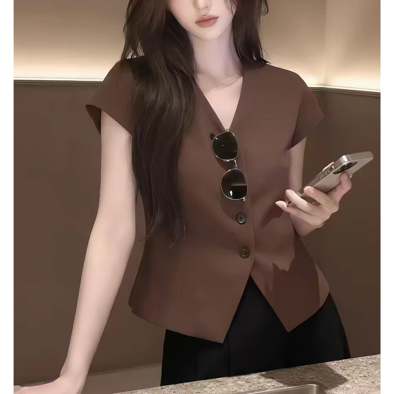 French V-Neck Short-Sleeved Shirt for Women, Brown Buttoned Waist-Cinching Slimming Top with a Light Luxury Style, 2026 Summer New Style French V-Neck Short-Sleeved Shirt for Women, Brown Buttoned Waist-Cinching Slimming Top with a Light Luxury Style, 2026 Summer New Style