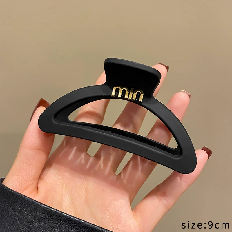 Заколки-грызки Hairgrip, коллекция черный матовый, assorted большие размеры (акула, квадрат, полукруг) 2024