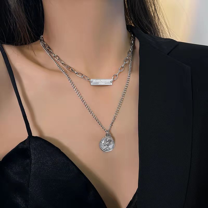 Fashion Heart Shape Butterfly Alloy Pearl Plating Women's Layered Necklaces Pendant Necklace 1 Piece display picture 1