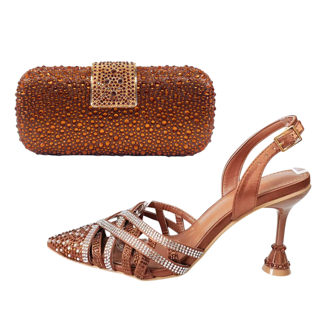 Selección estricta de zapatos de diseño italiano, nuevas sandalias de tacón alto, banquete de boda, zapatos de mujer de diamante de punta