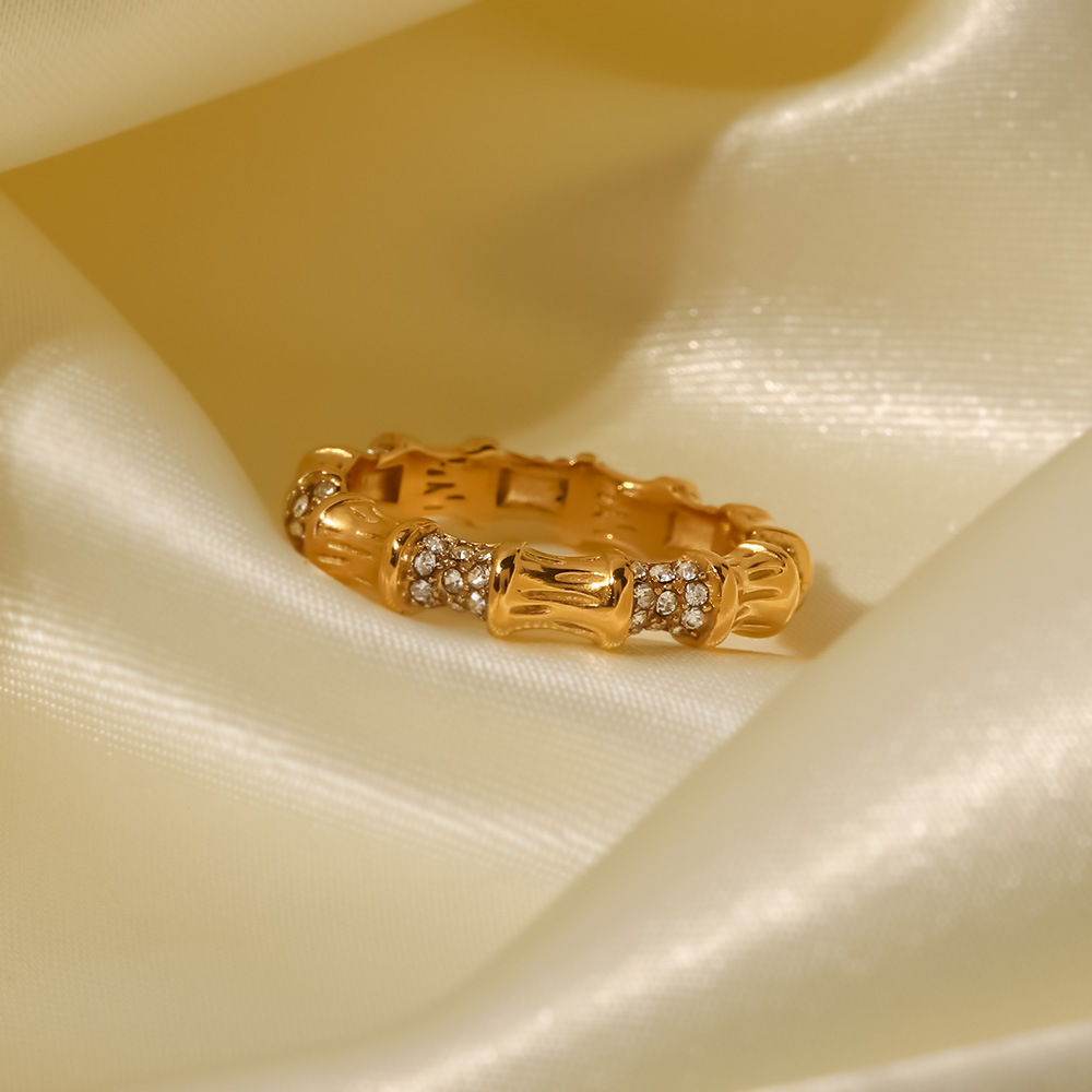 Fashion Round Stainless Steel Inlay Artificial Diamond Rings 1 Piece