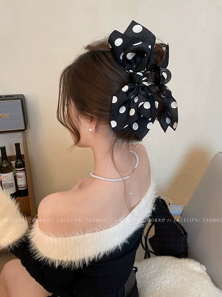 Long and soft - black satin with polka dot gripper