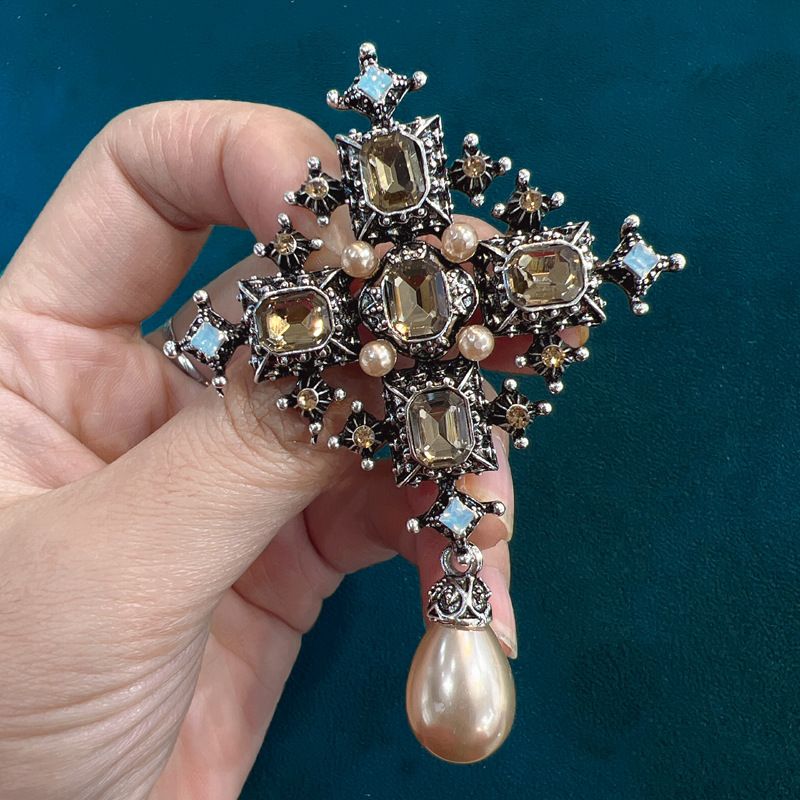 New Baroque Style Rhinestone Brooch Pearl Feminine Coat Pin Creative Shirt Collar Pin Versatile Accessories