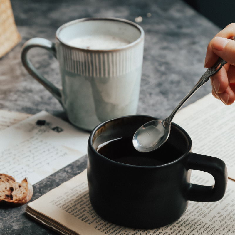 Taza de cerámica retro creativa de moda de estilo japonés taza de café simple taza de agua doméstica