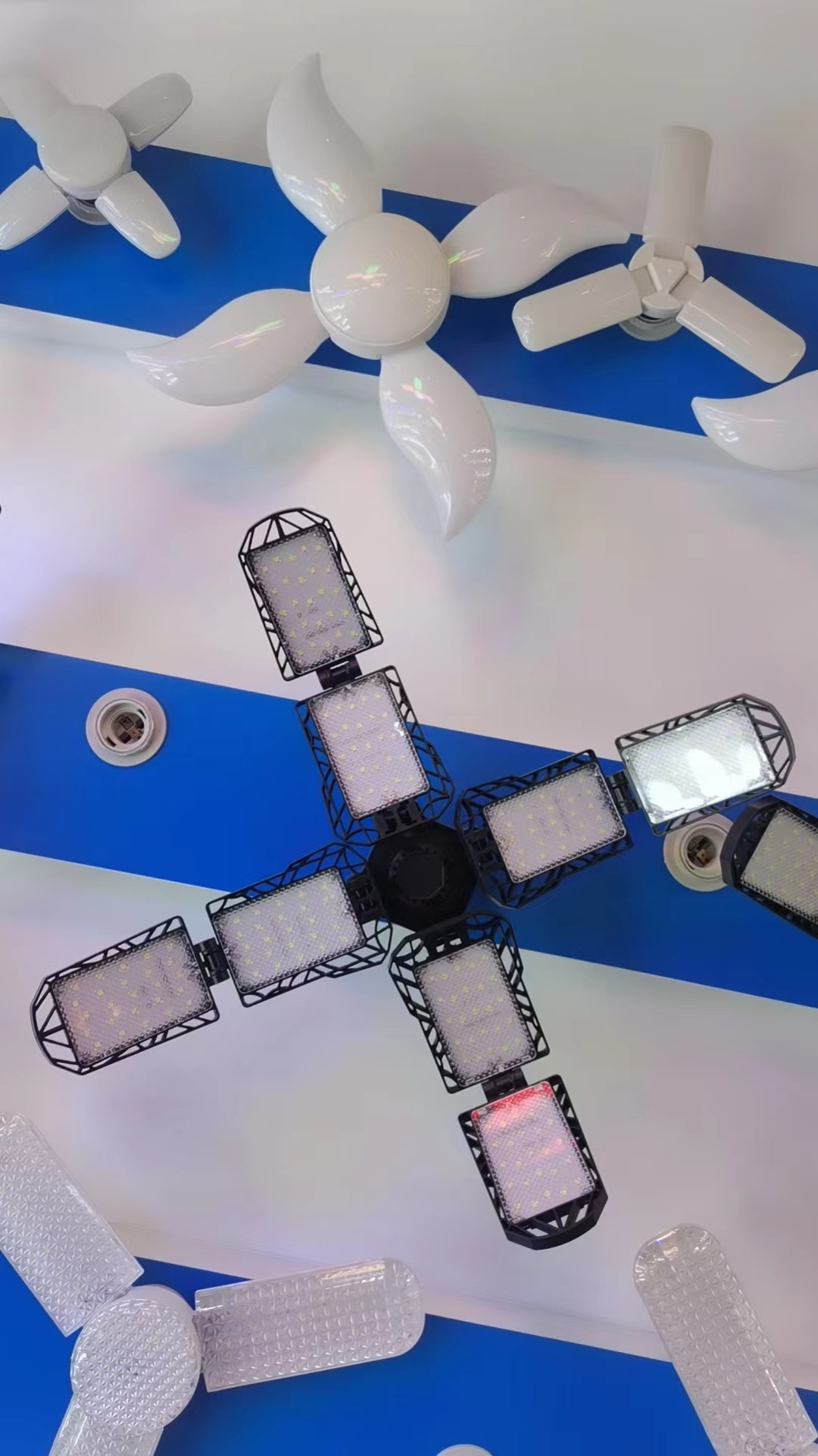 Luz LED plegable para garaje y taller