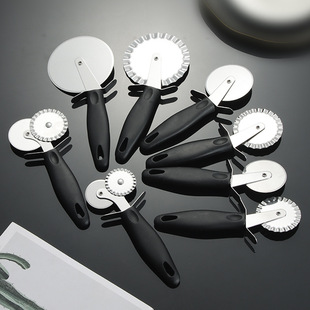 Stainless Steel Pizza Cutter Roller Oscillator Plastic Handle Double Wheel Lace Pizza Cutter Kitchen Baking Gadget