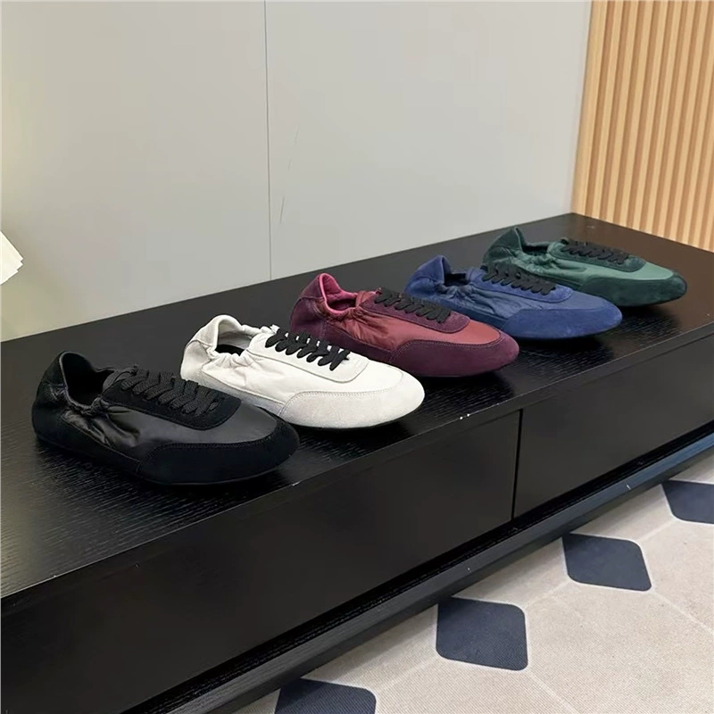 Весна и лето 2025 года. Новый стиль можно разработать и оптом. Не фирменные повседневные туфли на плоской подошве из натуральной кожи, удобные и универсальные, модные мягкие подошвы и сочетание цветов.