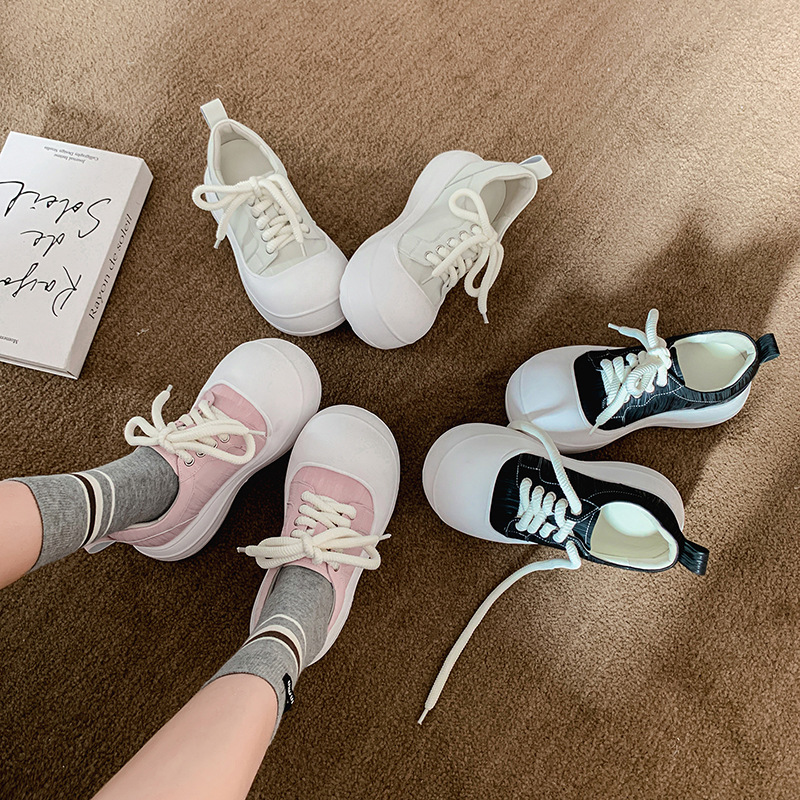 Giày sneaker nữ đế dày chunky mũi to phong cách bánh mì dây buộc tăng chiều cao — màu đen, màu hồng, màu trắng