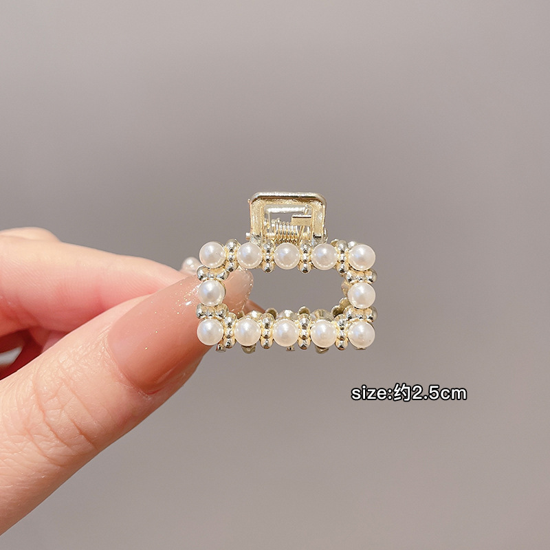 Pequeñas pinzas de cabello de perla temperamento feminino medio agarrado pinzas de cabello de borde pequeño adornamiento de cabeza de alto nivel no lastimar pinzas de cabello