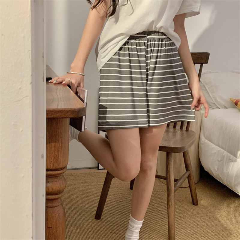 2026 Summer New Women's Modal Shorts, Breathable Home Sleep Pants, Can Be Worn Outside, Single Piece, Breathable and Cool