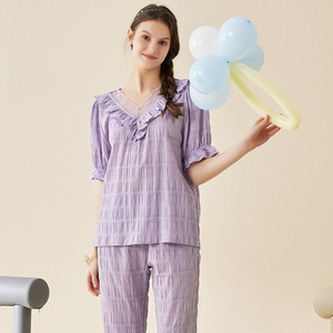 여성용 브이넥 크레이프 반팔 크롭팬츠 HW372