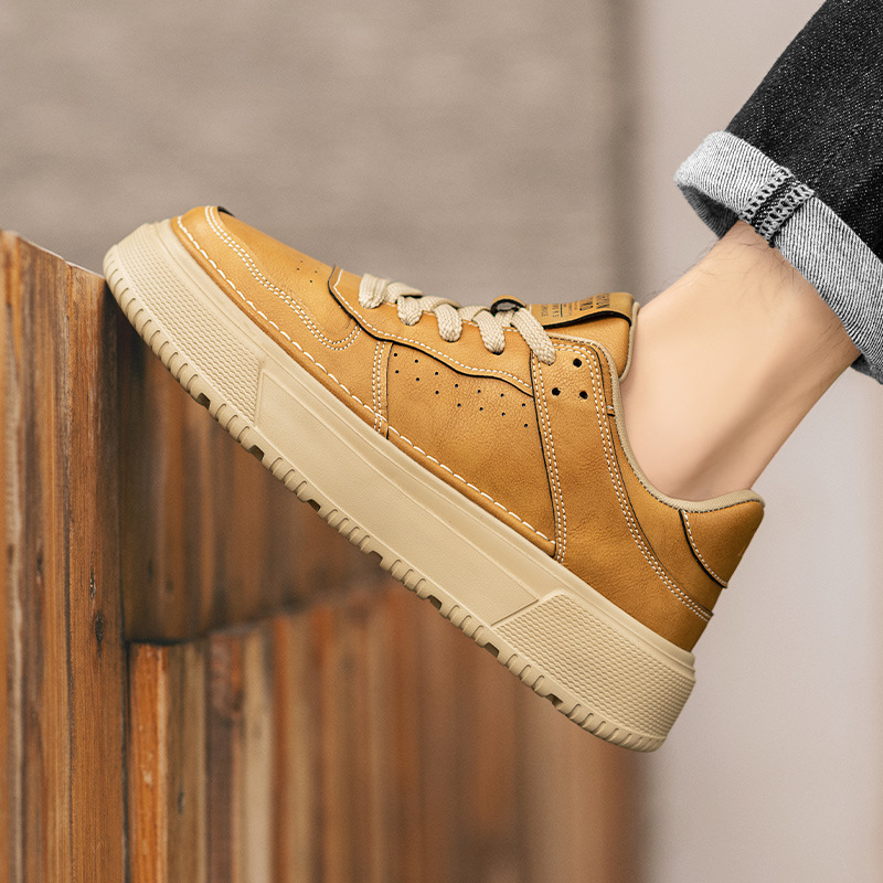 Men's Shoes 2026 Spring New Style Sneakers with Soft Soles, Lightweight Height-Increasing Shoes, Men's Trendy Brand, Light Luxury, High-End Casual Shoes