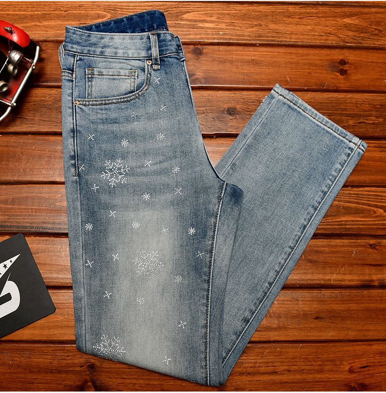 Jeans uomo slim fit gamba dritta stretch con strass alla moda_voghion.com
