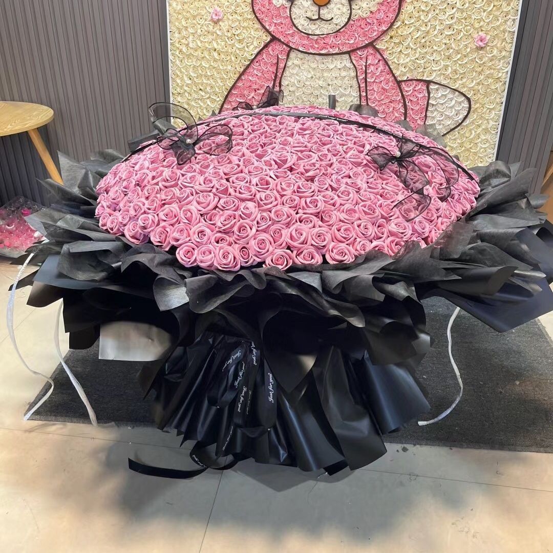 [로맨틱 꽃 선물] 장미 199송이 + 조명을 보내주세요