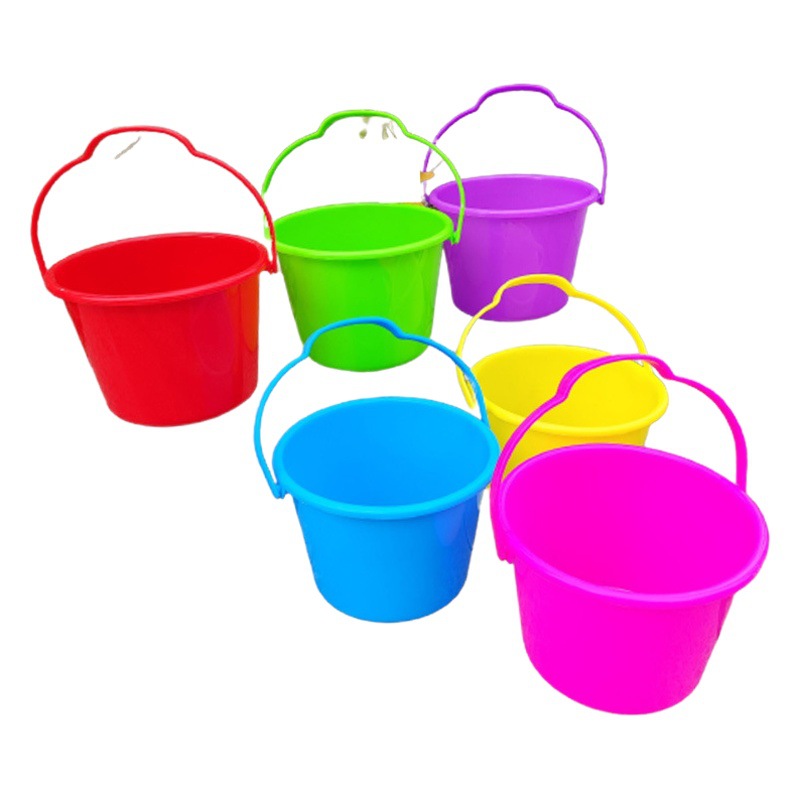 Envío gratuito Cubo de playa para niños pesca individual cubo pequeño arte pluma Cubo de lavado Cubo de juguete de plástico para niños fabricante