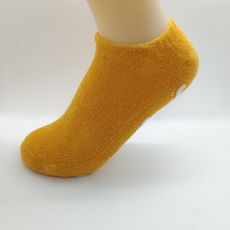 Manufacturer's Stock of Candy-Colored Terry Anti-Slip Short Socks with Adhesive Dots for Flooring, Breathable, Comfortable, and Anti-Slip Short Socks for Snowy Conditions