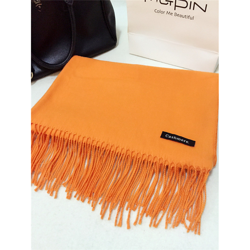 Chal para mujer otoño e invierno, color sólido largo, borla de cachemira de imitación, versión coreana de doble uso, bufanda gruesa y cálida para estudiantes de todo fósforo